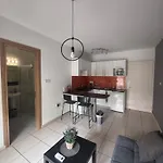 Cozy 1 Bedroom Apartment Close To The Beach